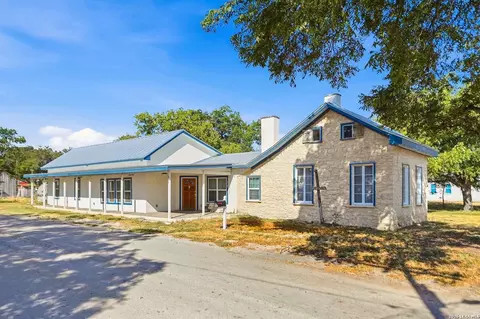 501 London St, Castroville, TX 78009