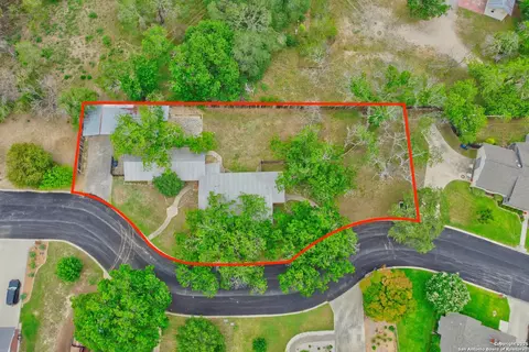 8 Wildwood Trl, New Braunfels, TX 78130