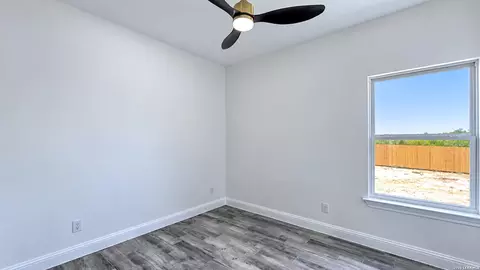 Bedroom - 260 Park St, Eagle Pass, TX 78852 photo 5 of 8