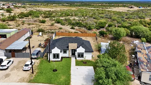 View/Area - 260 Park St, Eagle Pass, TX 78852 photo 1 of 8