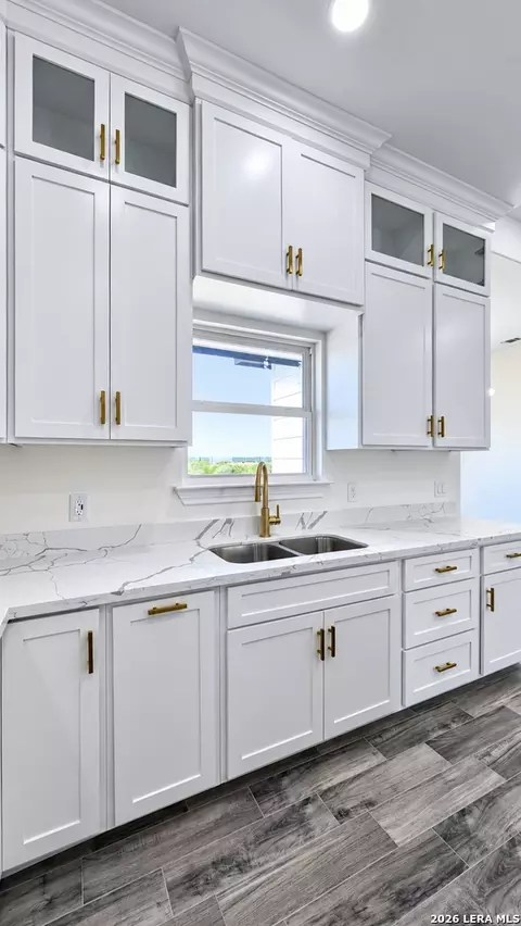 Kitchen - 260 Park St, Eagle Pass, TX 78852 photo 3 of 6