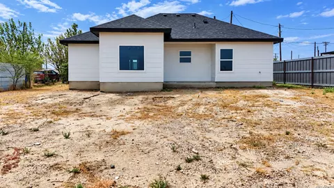 Exterior - 260 Park St, Eagle Pass, TX 78852 photo 3 of 3
