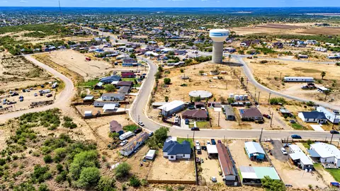 View/Area - 260 Park St, Eagle Pass, TX 78852 photo 7 of 8