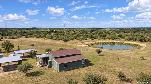 384 County Road 156, Kenedy, TX 78119