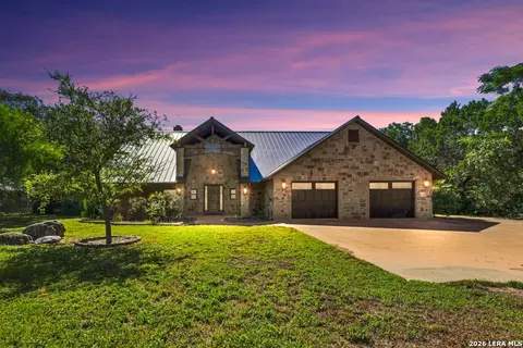 6454 N Us Highway 83, Leakey, TX 78873