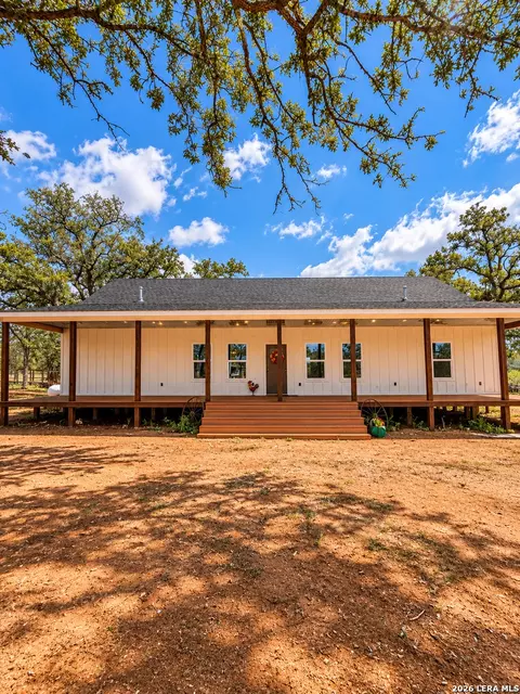1410 W County Road 109, Leesville, TX 78122