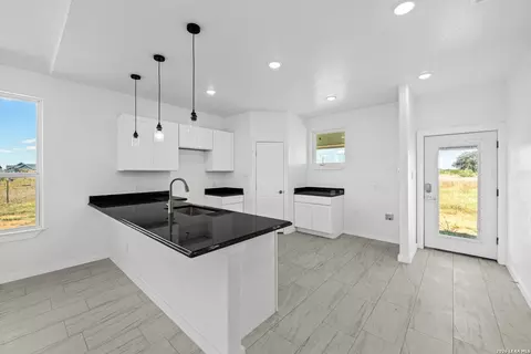 Kitchen - 815 E Fm 462, Moore, TX 78057 photo 1 of 2