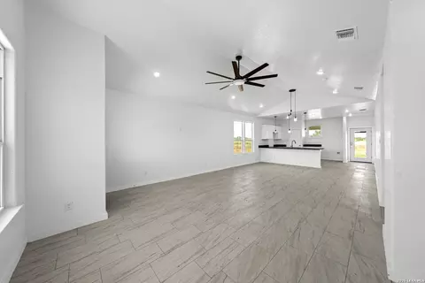 Living - 815 E Fm 462, Moore, TX 78057 photo 2 of 6