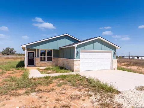 Exterior - 815 E Fm 462, Moore, TX 78057 photo 3 of 7