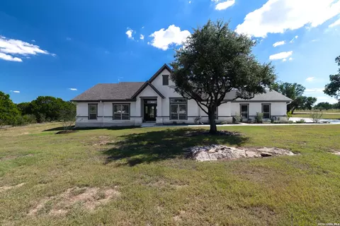 798 Horseshoe Fls, Bandera, TX 78003