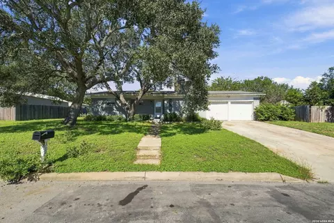 332 Mack Hollimon Dr, Kerrville, TX 78028