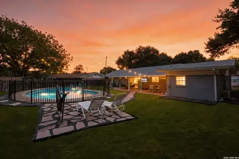 307 Montfort, San Antonio, TX 78216