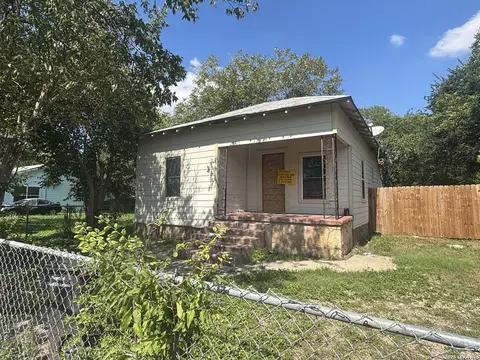 1019 Center St, San Antonio, TX 78202