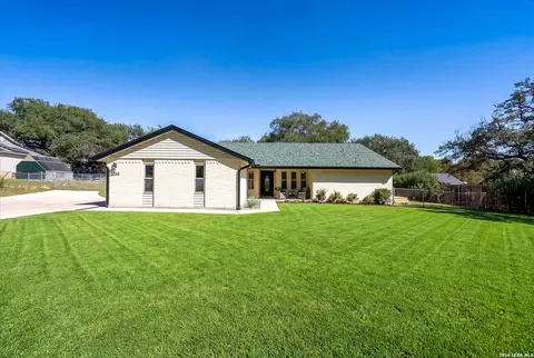 1260 Flaming Oak Dr, New Braunfels, TX 78132