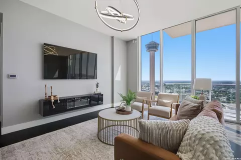 610 E Market St UNIT 2605, San Antonio, TX 78205