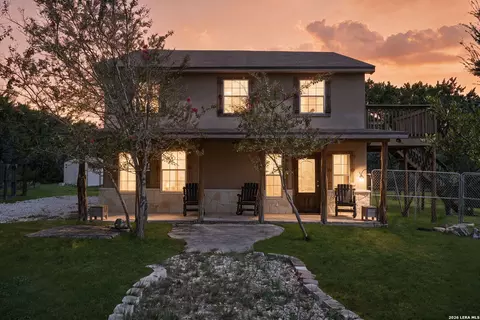 138 Comanche Path, Bandera, TX 78003