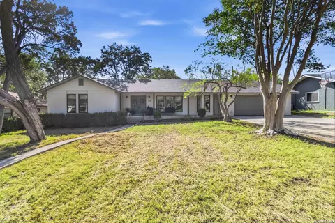 115 W Tanglewood Dr, New Braunfels, TX 78130