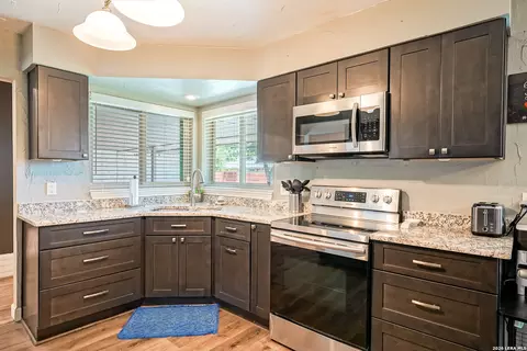 Kitchen - 622 Sunhaven Dr, Windcrest, TX 78239 photo 3 of 5