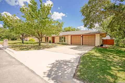 Exterior - 622 Sunhaven Dr, Windcrest, TX 78239 photo 2 of 10