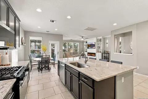 10823 Red Sage, Helotes, TX 78023