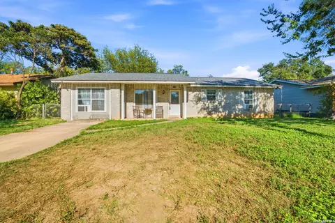 10715 Lazy Oaks Dr, San Antonio, TX 78217