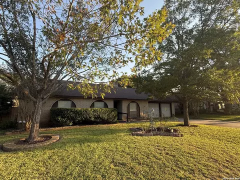 118 Clear Oak, Universal City, TX 78148