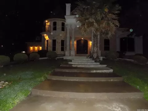 1691 Rio Dr, Eagle Pass, TX 78852 photo 9