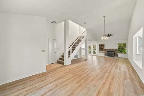 6923 Raintree Frst, San Antonio, TX 78233