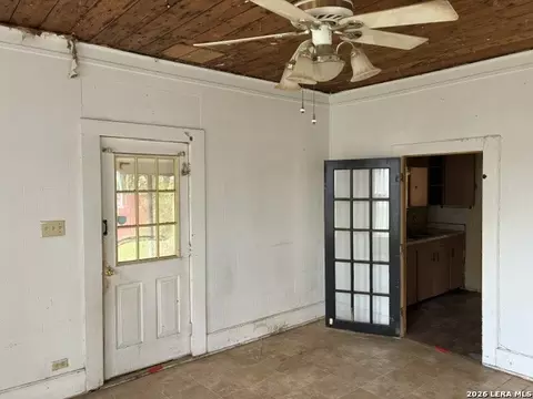 Other - 136 E Doughty St, Uvalde, TX 78801 photo 3 of 4