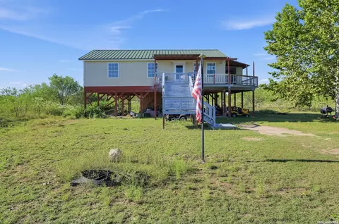 1203 Enchanted River Dr, Bandera, TX 78003