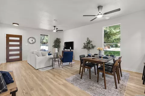 7502 Camino Mnr, Boerne, TX 78015