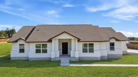70 Log Cabin Way, Poteet, TX 78065