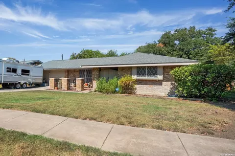 113 Fantasia St, San Antonio, TX 78216