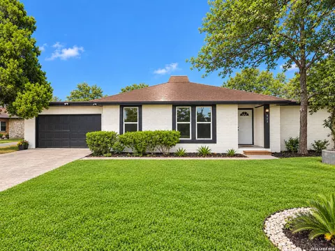 9110 Kings Pt, San Antonio, TX 78217