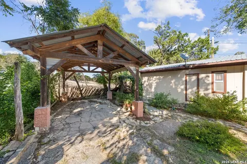 410 Moore St, Ingram, TX 78025