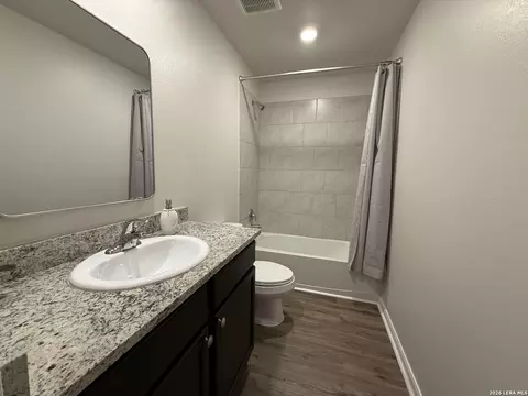 Bath - 15023 Harbor Lndg, Von Ormy, TX 78073 photo 4 of 6