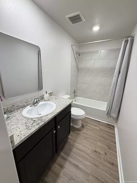 Bath - 15023 Harbor Lndg, Von Ormy, TX 78073 photo 5 of 6