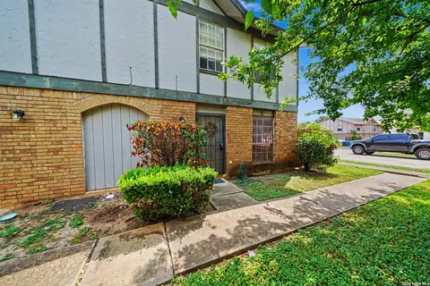 5216 Meadow Fld, San Antonio, TX 78250