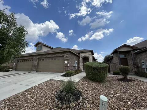 697 701 Creekside Cir, New Braunfels, TX 78130