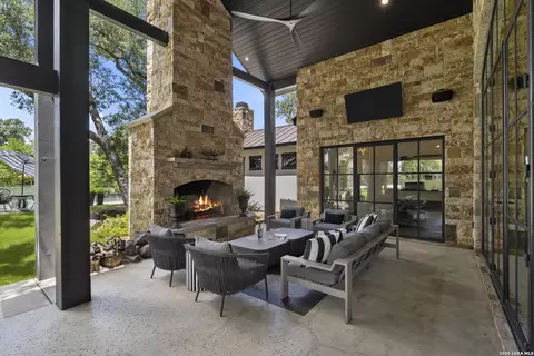 Exterior - 232 State Highway 46 E, Boerne, TX 78006 photo 6 of 19