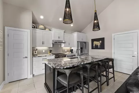 Kitchen - 232 State Highway 46 E, Boerne, TX 78006 photo 4 of 4