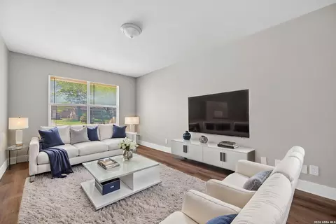 5415 Knoll Krest, San Antonio, TX 78242
