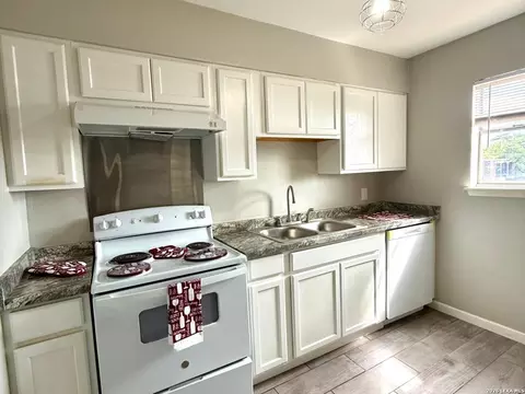 911 Vance Jackson #202, San Antonio, TX 78201