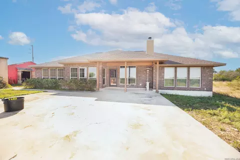 1405 County Road 251, Hondo, TX 78861