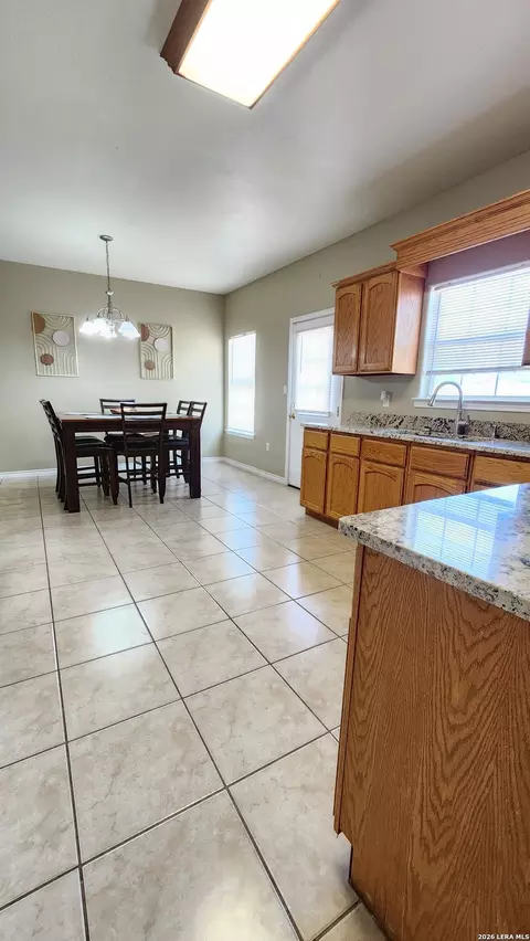Kitchen - 1901 Lindburgh Cir, Eagle Pass, TX 78852 photo 6 of 10