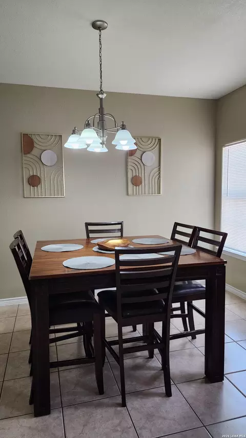 Dining - 1901 Lindburgh Cir, Eagle Pass, TX 78852 photo 5 of 7