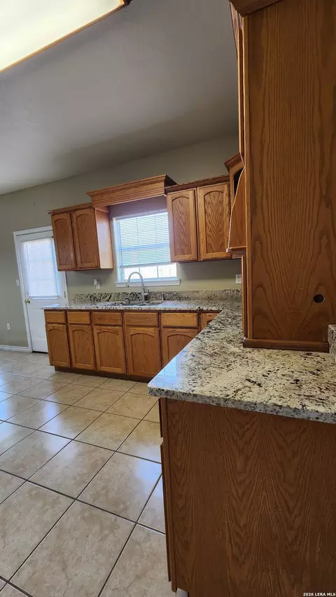 Kitchen - 1901 Lindburgh Cir, Eagle Pass, TX 78852 photo 5 of 10
