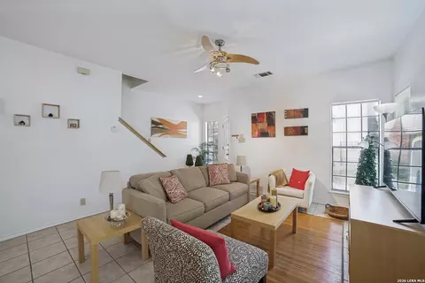 57 Chapel Hill Cir #57, San Antonio, TX 78240