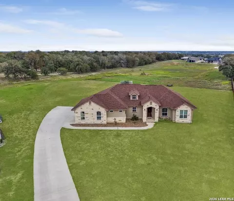 108 Hunting Ridge Dr, La Vernia, TX 78121