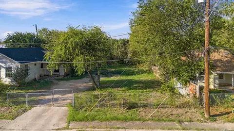 1707 N Center St, San Antonio, TX 78202